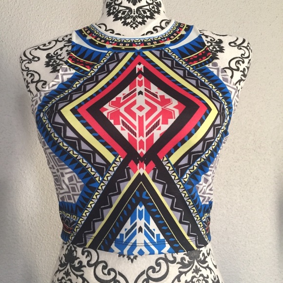 AKIRA Tops - 🎈4 for $20 Akira Fitted Zipper Back Crop Top